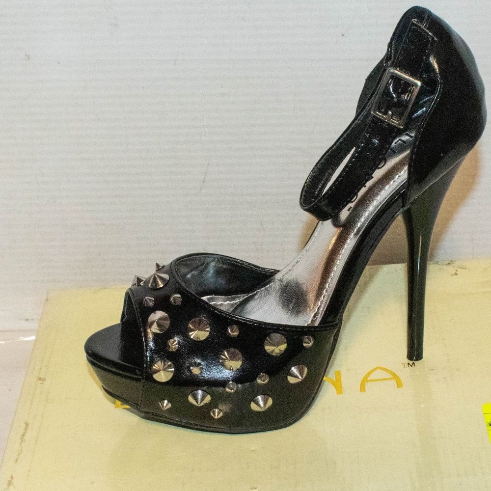 LILIANA SIZE 8 BLACK STUDDED STILETTO NEW